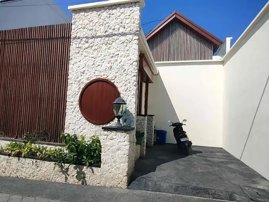 Dijual 1 Unit Villa, lokasi Dharman Villa Estate, Kayutulang,  Canggu. - Image 1 of 10