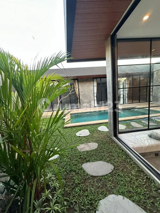 Villa Lokasi Strategis Dekat Pantai dan Atlas Beach di Berawa - Image 1 of 4