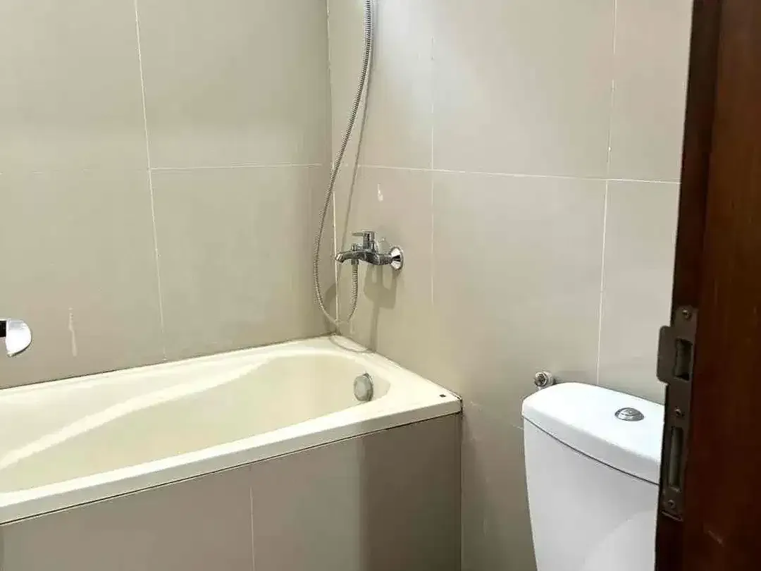 Rumah CANTIK Full Furnished CLUSTER Gading Kencana Jimbaran - Image 10 of 10