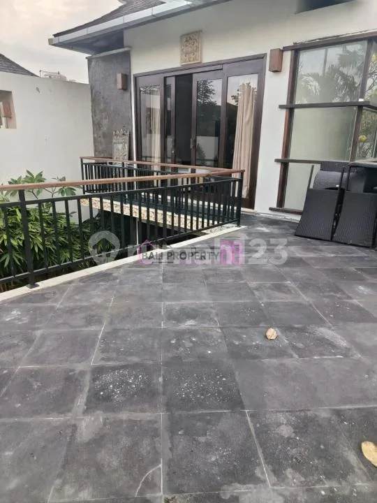 Villa Mewah Siap Huni dengan Kolam Renang Pribadi di Lokasi Strategis Tibubeneng Canggu - Image 4 of 4