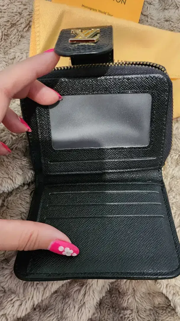 Dompet Lipat Kulit Hitam L v - Image 7 of 9