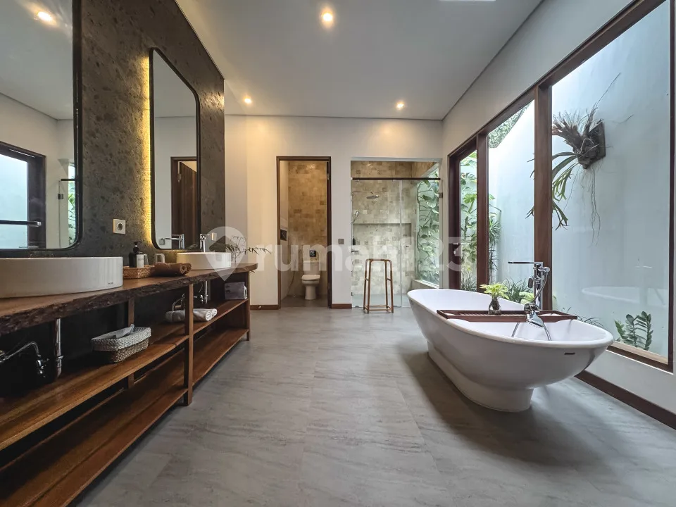 Villa Luxury 3Br Modern Contemporary Furnished In Canggu - Image 3 of 4