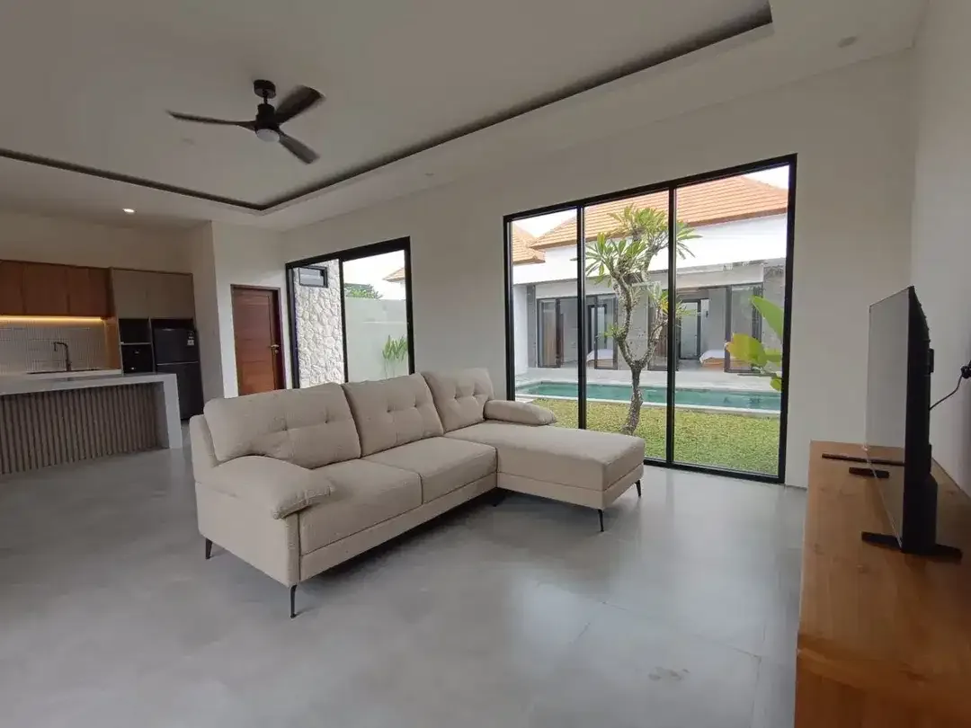 Disewakan Villa Eksklusif di Sanur dengan Kolam Renang Besar, Fully Furnished, dan Akses Mudah ke Pantai - Image 2 of 10