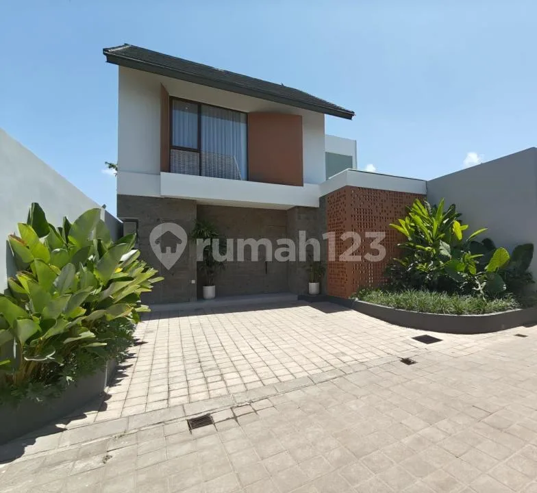 Brand New Premium 4 Bedrooms Residence With Ricefield View In Renon, Near Sanur - Image 1 of 4
