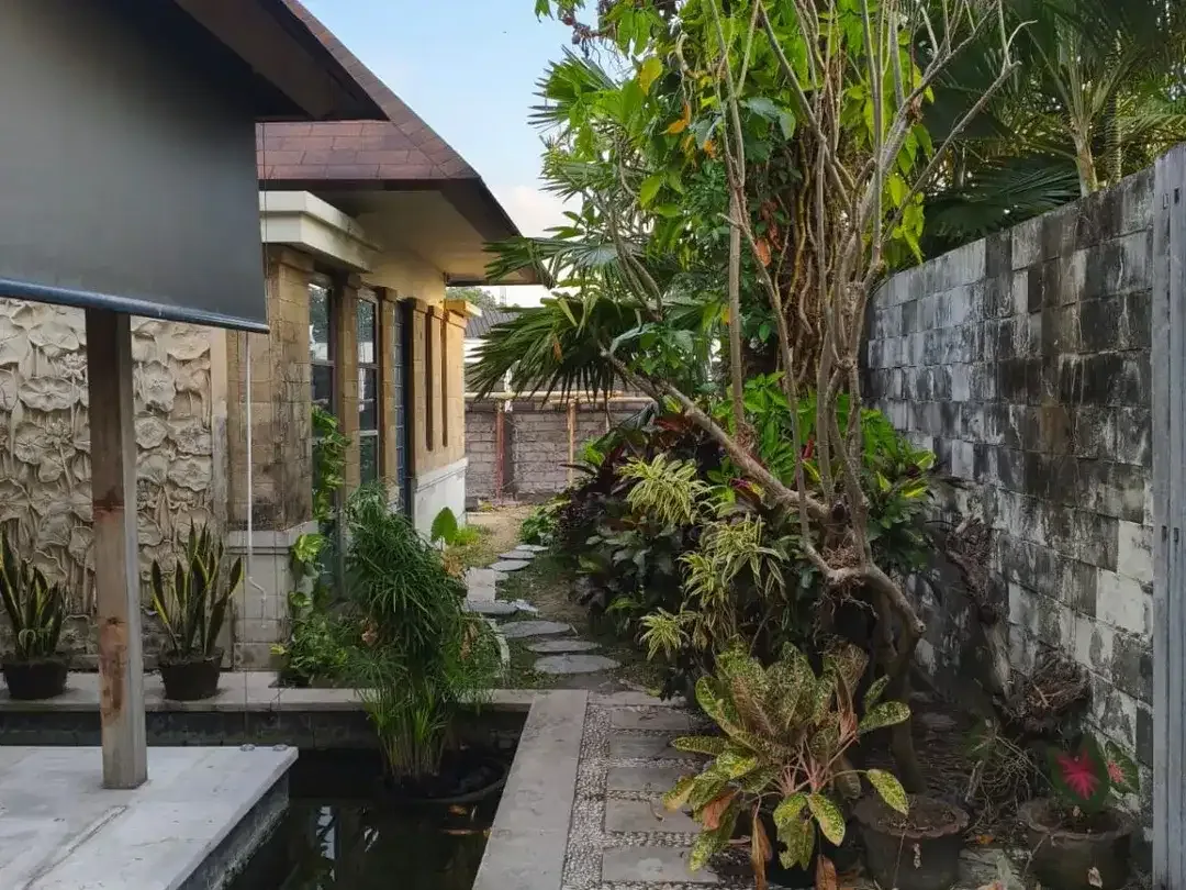 Villa Luas 4 Kamar Tidur Disewakan di Kerobokan Area - Image 10 of 10