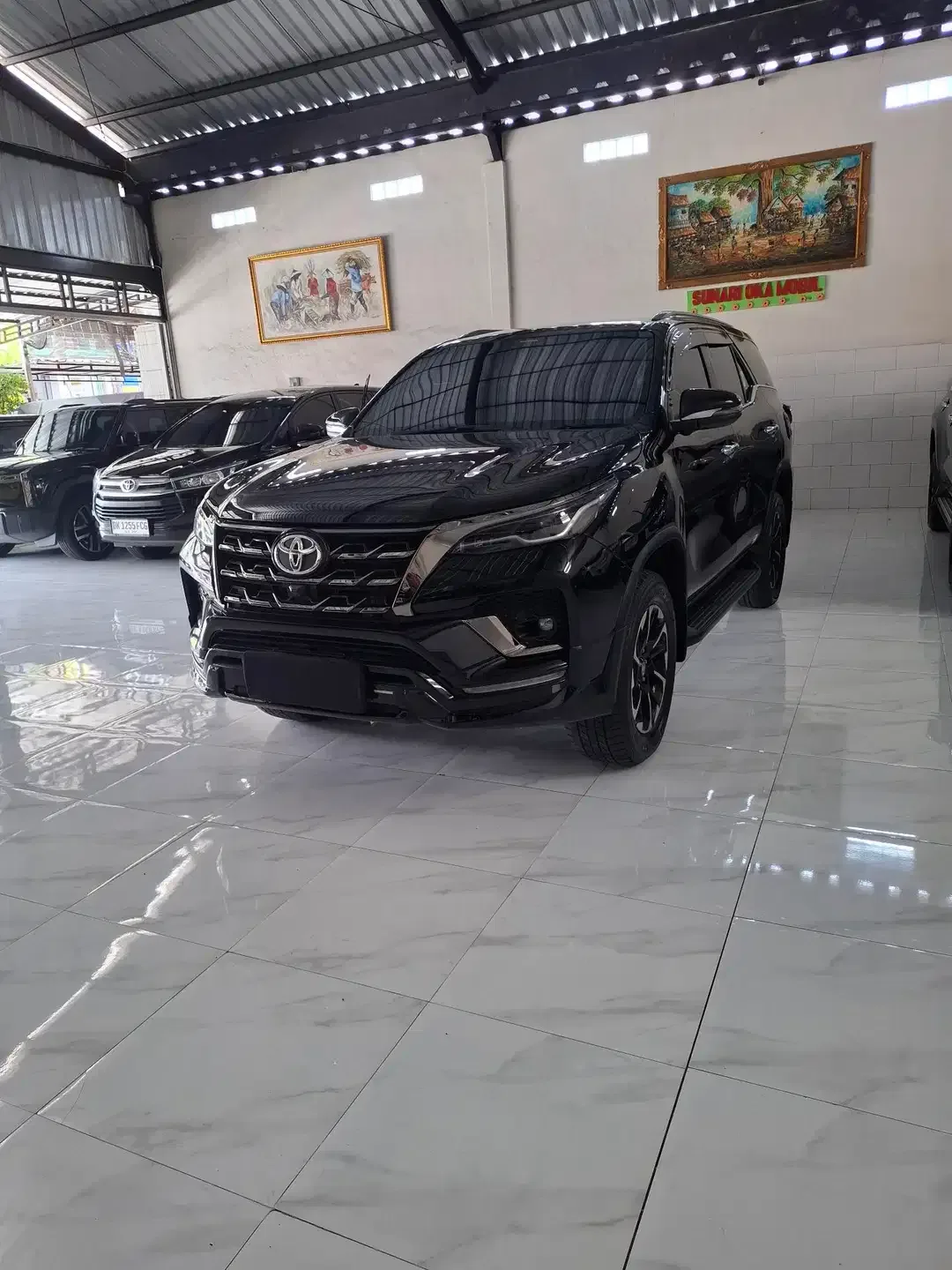 Fortuner VRZ GR sport 2.8 - Image 2 of 6