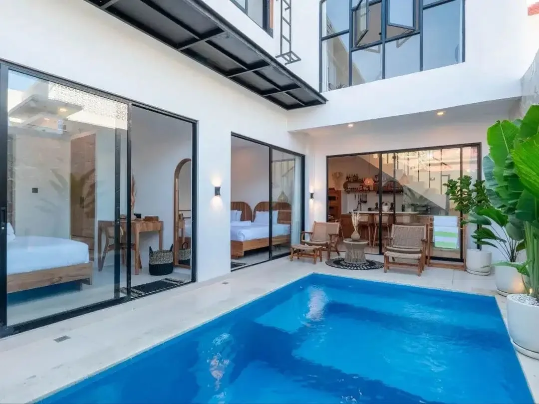 Vila dua lantai baru di lokasi prestisius dekat laut! - Image 2 of 10