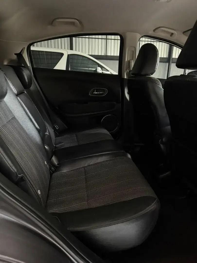 HRV E Cvt 2015 asli bali - Image 5 of 9