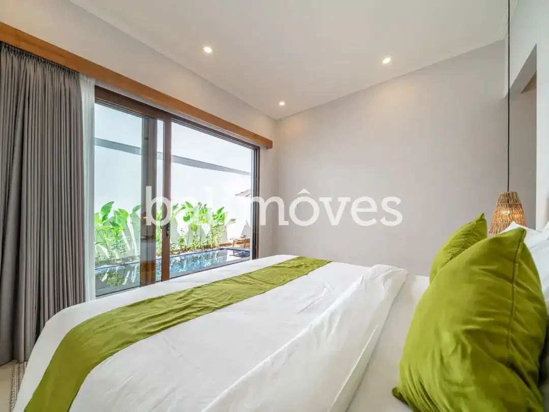 Kompleks Vila Tepi Pantai Baru dengan Tiga Kamar Tidur di Sanur - Image 3 of 10