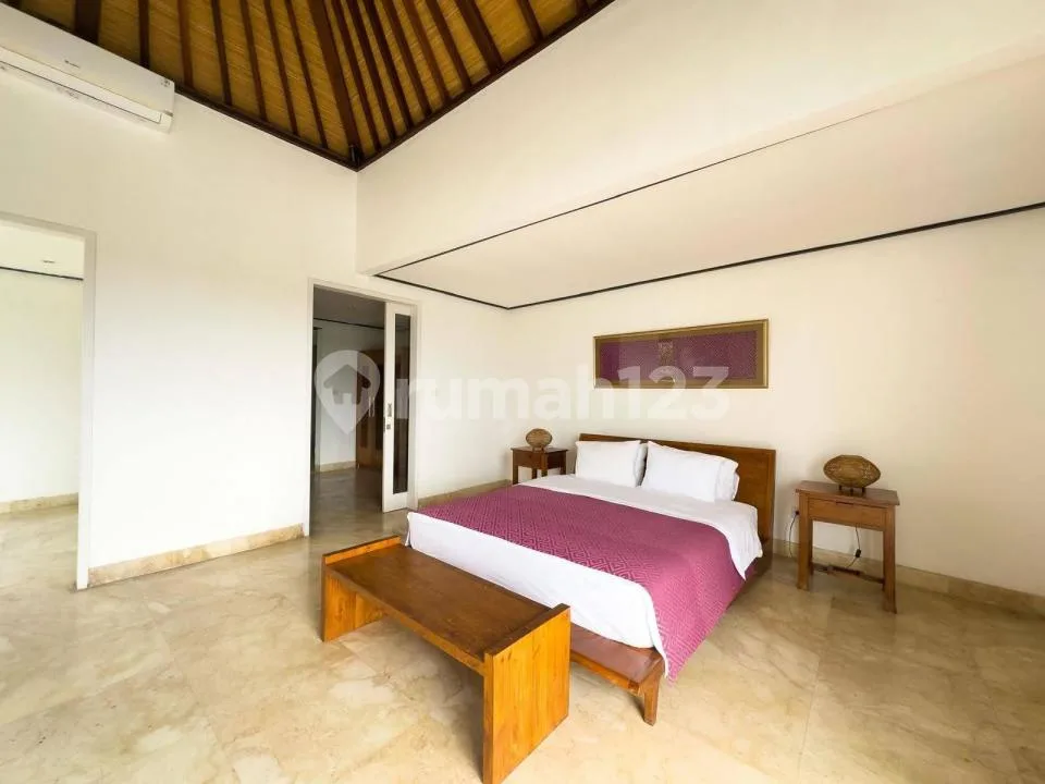Villa Turun Harga Nego 2Lt Full Furnished Pool Strategis, Canggu - Image 4 of 4