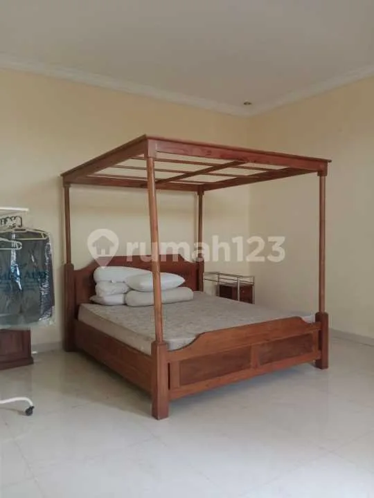 Rumah Mewah Siap Huni Furnished Akses Jalan Bagus dan Startegis di Jimbaran - Image 3 of 4