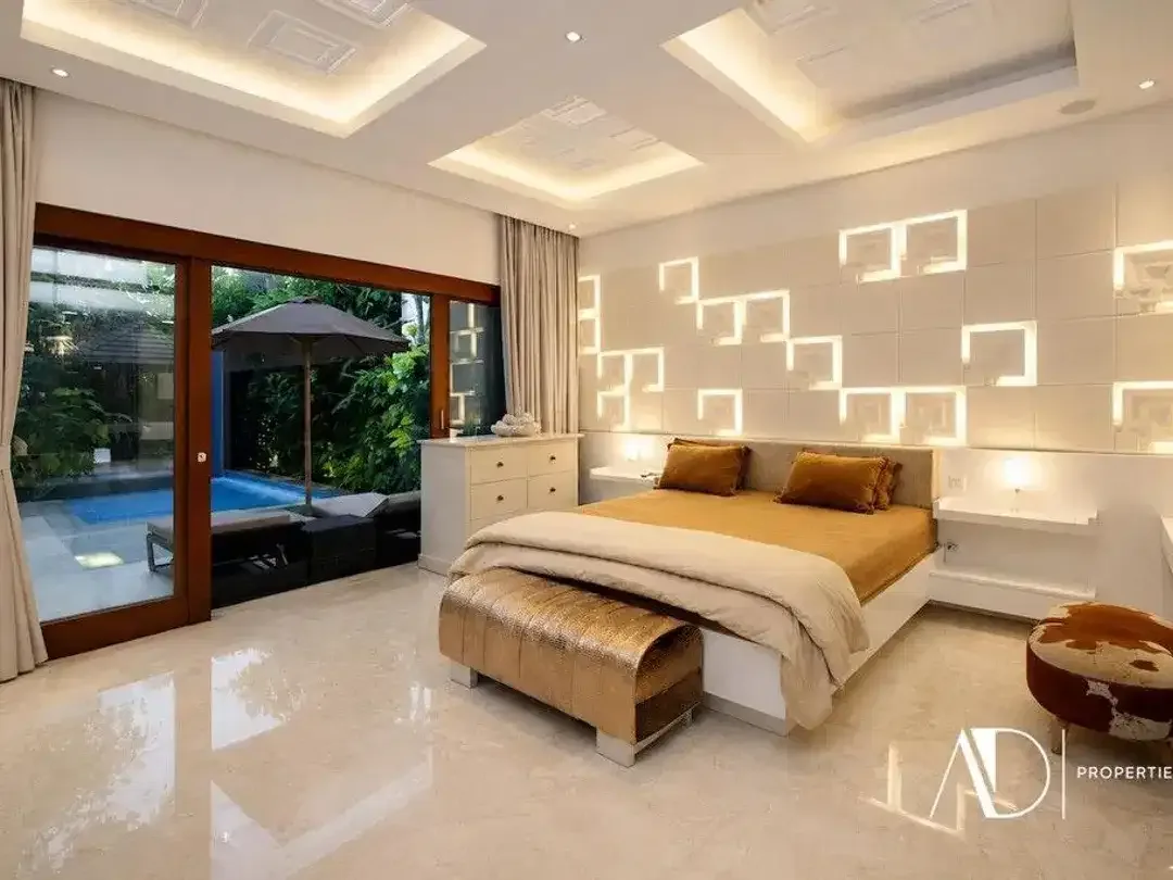 FREEHOLD | MODERN CONTEMPORARY 3-BEDROOM VILLA NEAR SEMINYAK - Image 9 of 10