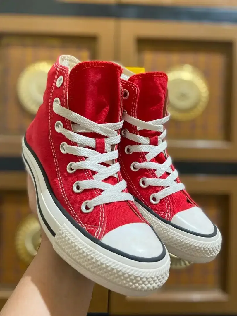 Dijual sepatu Converse Chuck Taylor All Star - Image 4 of 8
