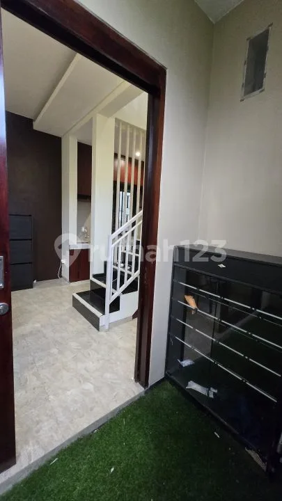 Rumah 2 Lantai Semi Furnished Dekat Canggu - Image 4 of 4