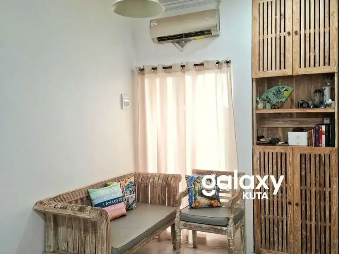 MINIMALIS WHITE HOUSE IN KARANG MAS JIMBARAN FOR RENT - Image 3 of 7