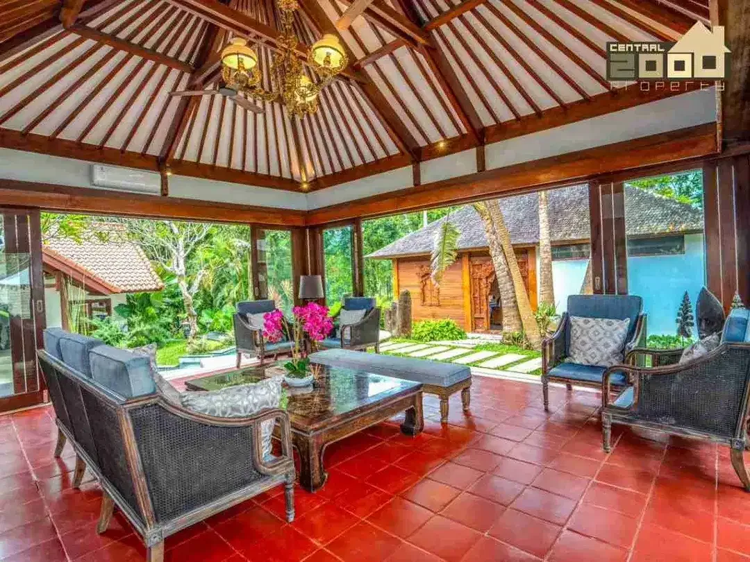 For Sale: Luxury Riverfront Villa Estate - Image 3 of 10