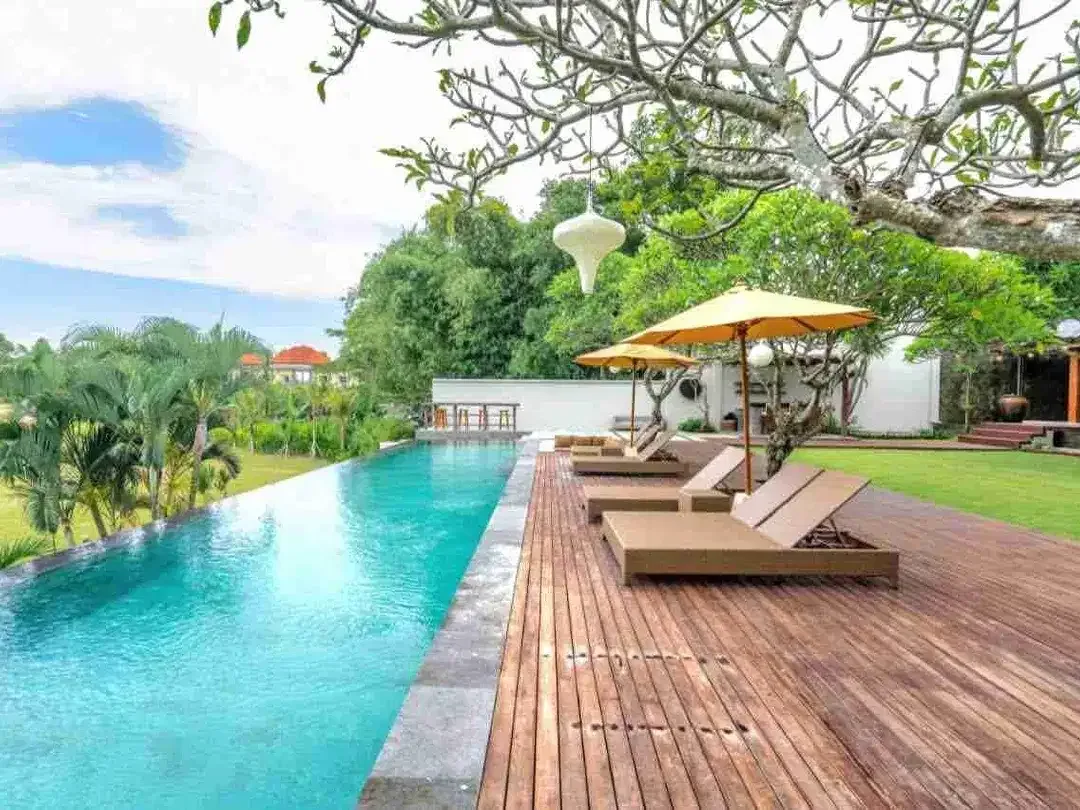 VILLA LANTAI II VIEW SAWAH DAN GUNUNG BARU HABIS RENOVASI DIJUAL HITUNG HARGA TANAH SAJA DI TUKA BABAKAN CANGGU BALI - Image 1 of 10