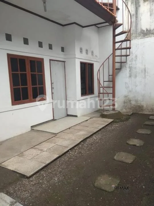 Rumah 4 Kamar Tidur Disewakan di Glogor Carik, Denpasar Selatan - Image 3 of 4