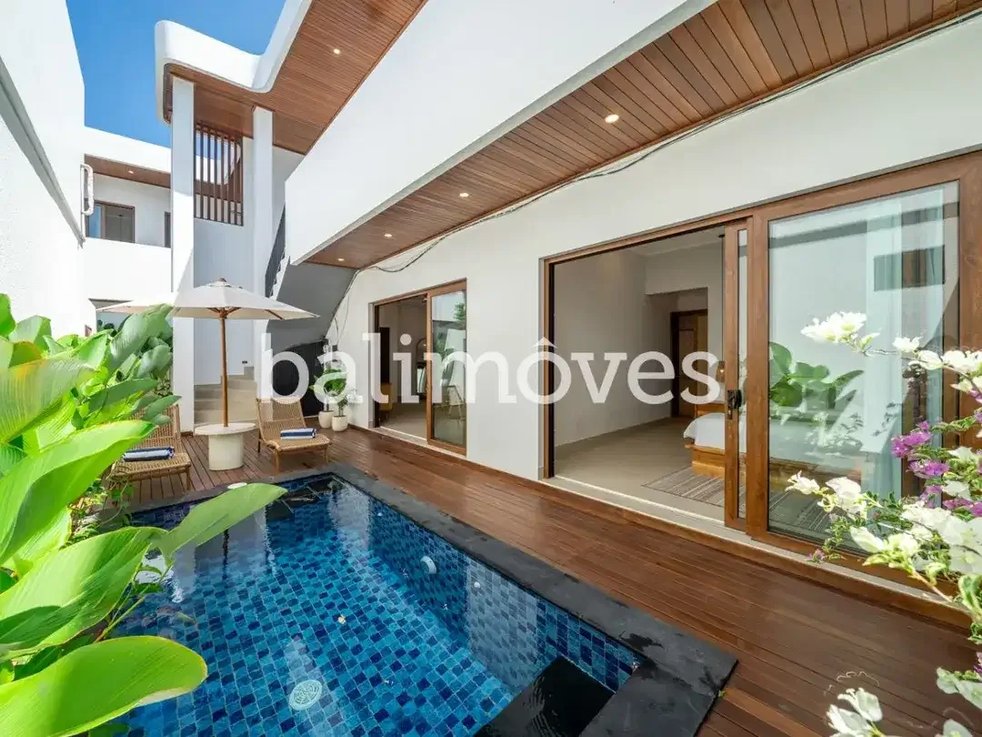 Kompleks Vila Tepi Pantai Baru dengan Tiga Kamar Tidur di Sanur - Image 1 of 10