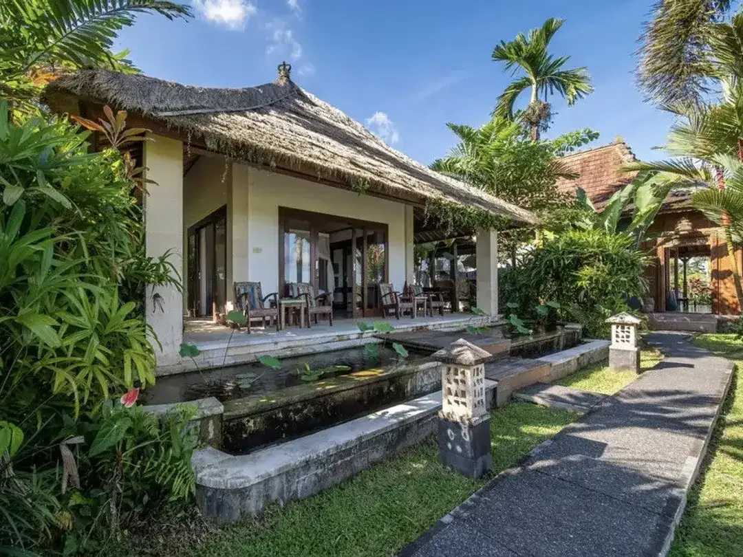 FREEHOLD | COLONIAL-STYLE VILLA WITH JUNGLE AND RICE FIELD VIEWS - UBUD TEGALLALANG - Image 10 of 10