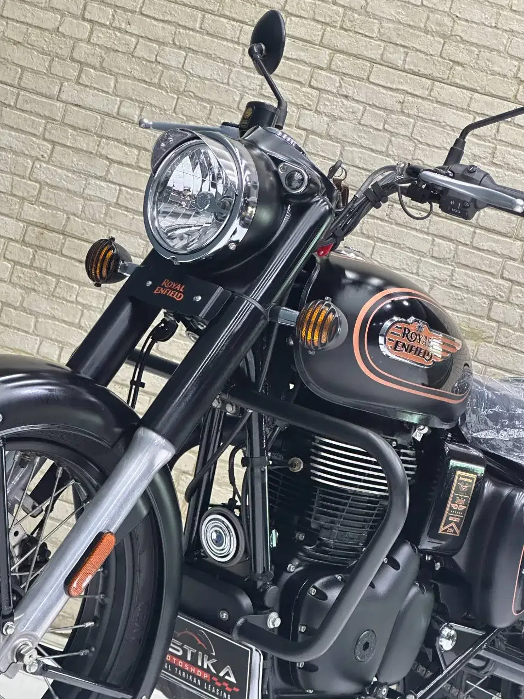 Classic Bullet 350 - Image 2 of 10