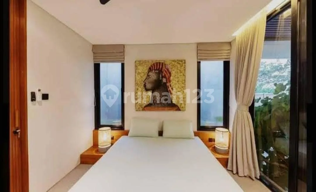 Villa Full Furnished Ada Pool di Jalan Utama, Seminyak - Image 2 of 4