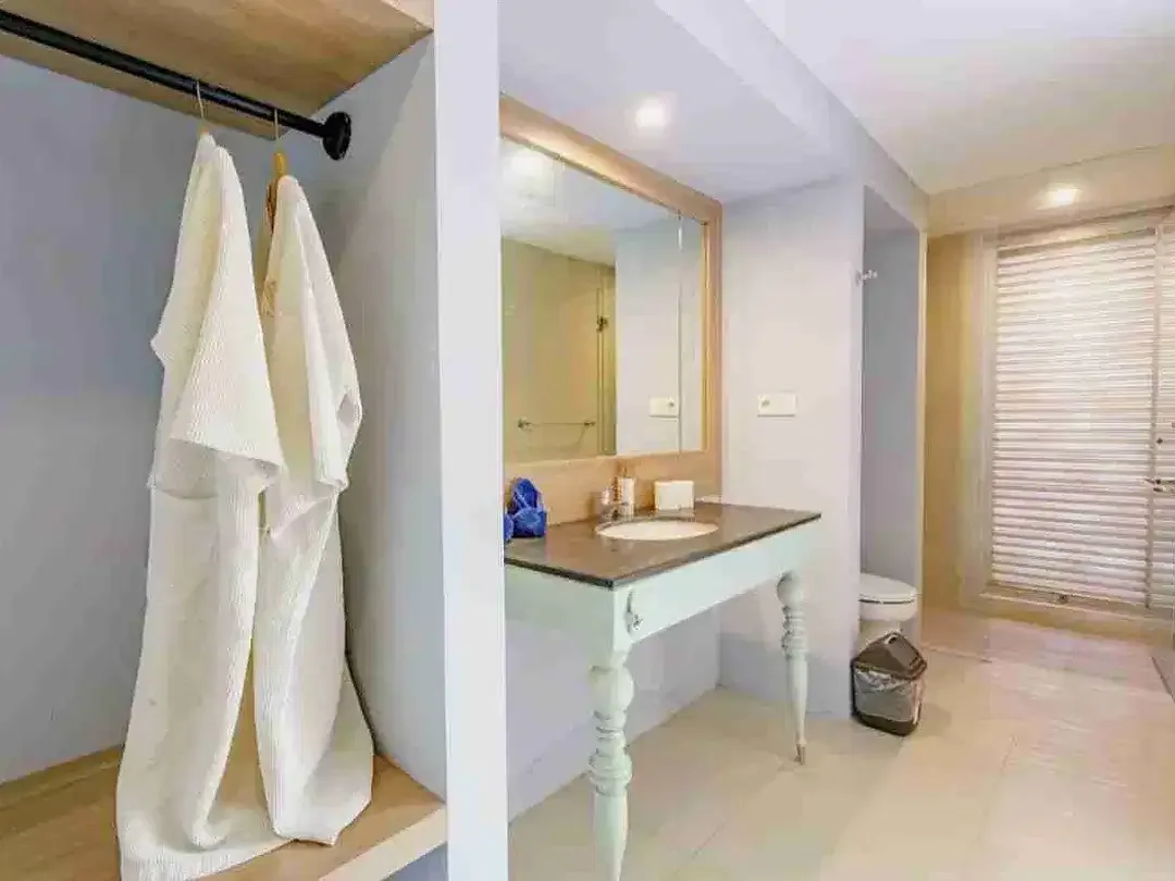 DIJUAL HOTEL & VILLA COMPLEX – PRIME AREA SEMINYAK, BALI - Image 6 of 10