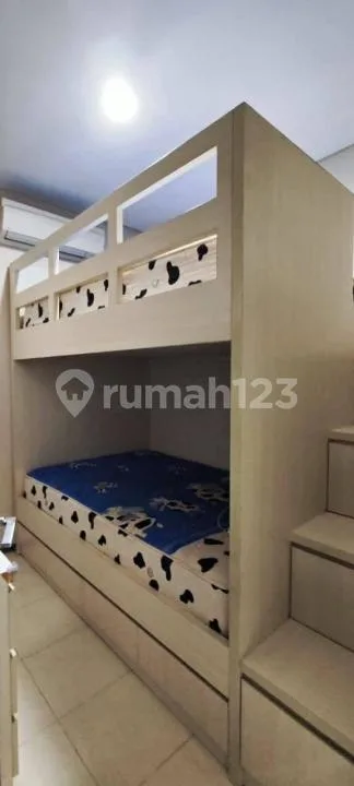 Dijual Ruko Gandeng , 3 Lantai di Jl Raya Iman Bonjol - Image 1 of 4