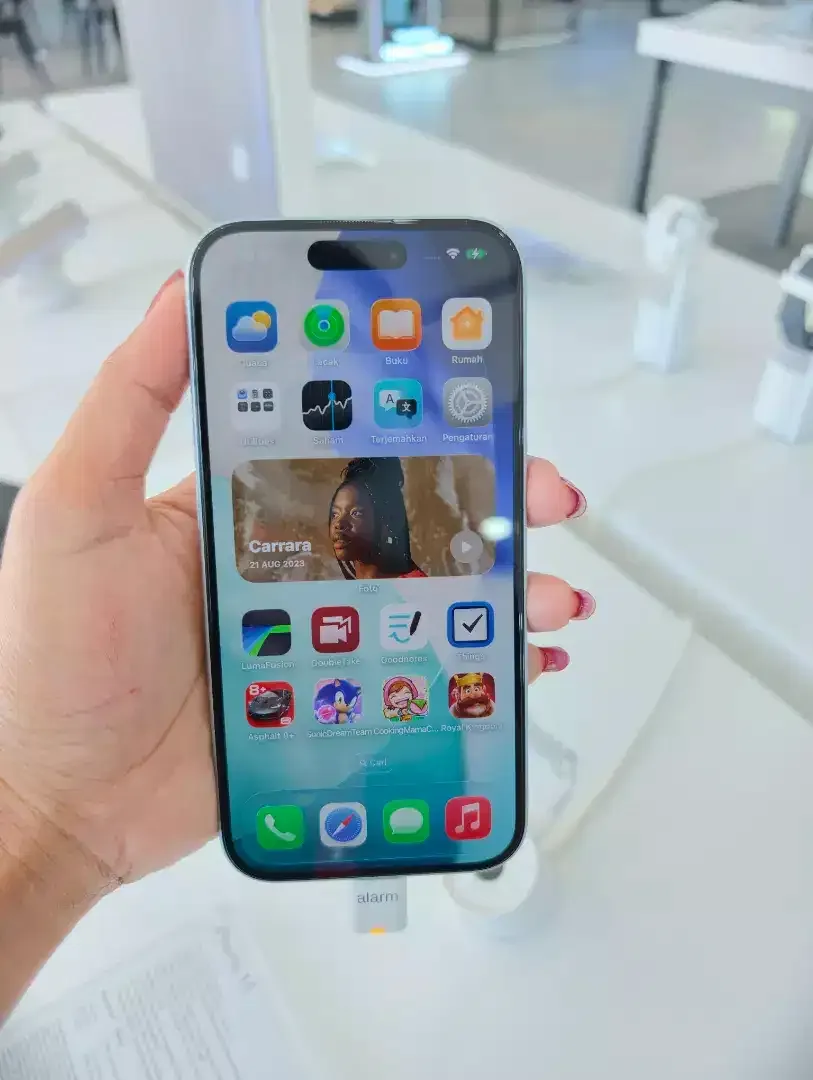 Iphone 15 128G / Blue - Image 2 of 2