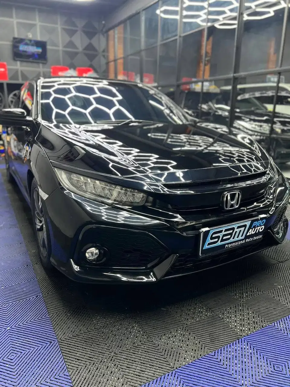 HONDA CIVIC TURBO 2018 HITAM AT ASLI BALI - Image 3 of 10