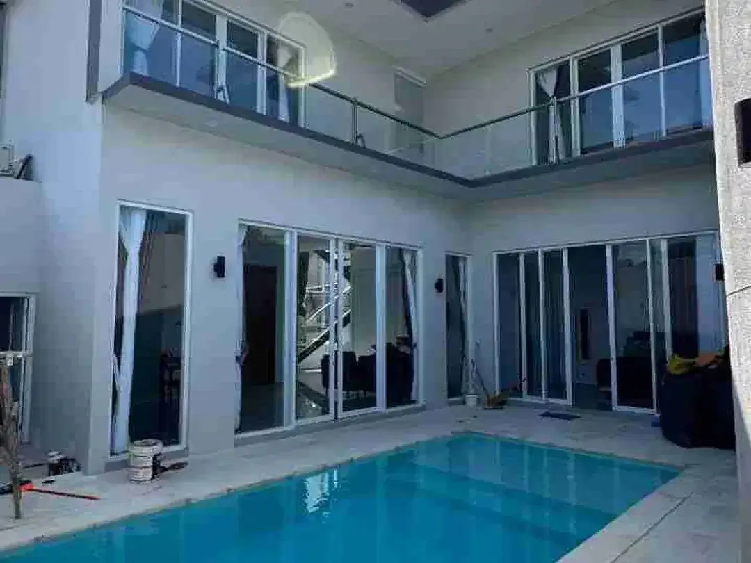 Buc Villa.modern 200M2 Full Furnis Ada Security 24Jam Semer Kerobokan - Image 2 of 10