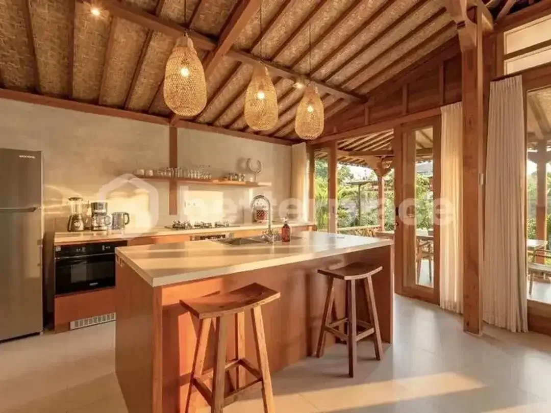 Elegant Joglo Villa in Central Ubud – Classic Balinese Design with Modern Comfort - Image 4 of 10