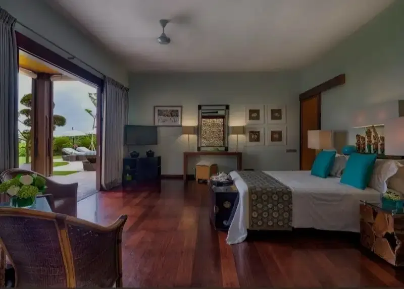 Beachfront 5 bedrooms villa for sale in pererenan - Image 9 of 10