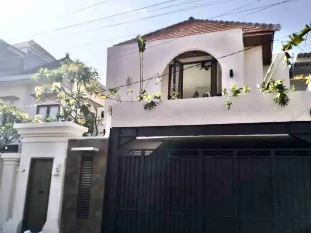 Villa Modern Tropical Pengiasan Sanur For Sale - Image 1 of 10