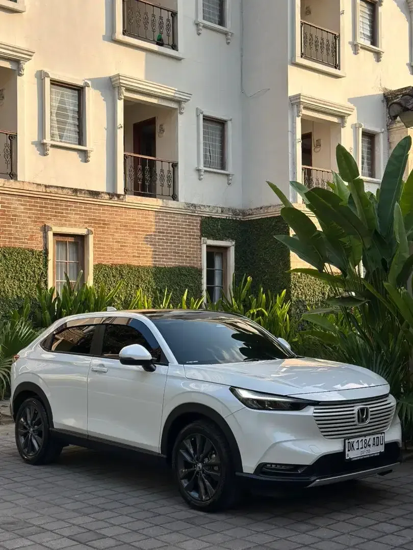 All New HR-V 1.5 SE Last Edition Panoramic 2025 Asli Bali ODO 2000 - Image 5 of 10