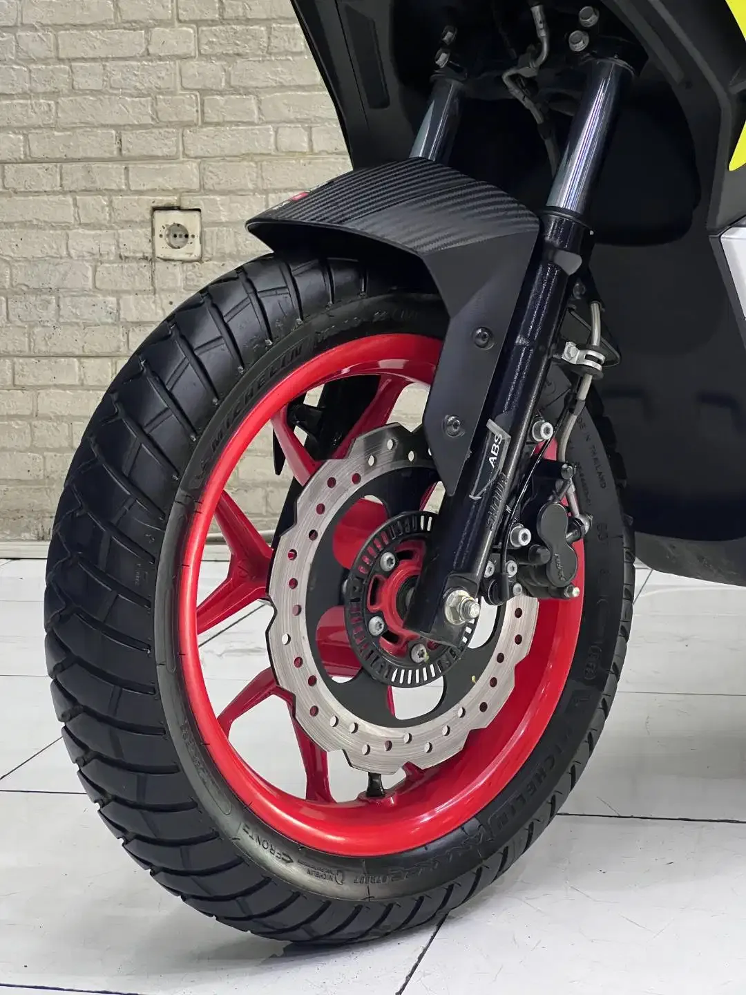 Skutik SR GT 200 - Image 2 of 10