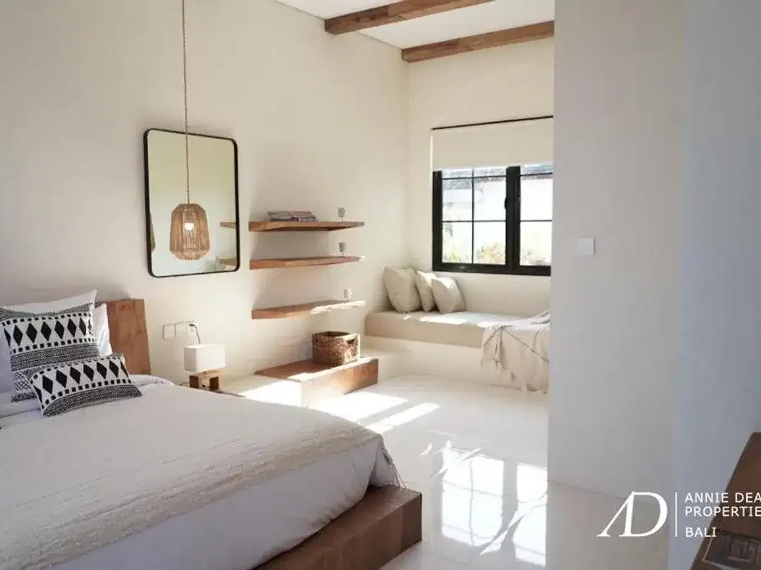 LEASEHOLD | MEDITERRANEAN-STYLE 2-BEDROOM VILLA - OBEROI, SEMINYAK - Image 5 of 8