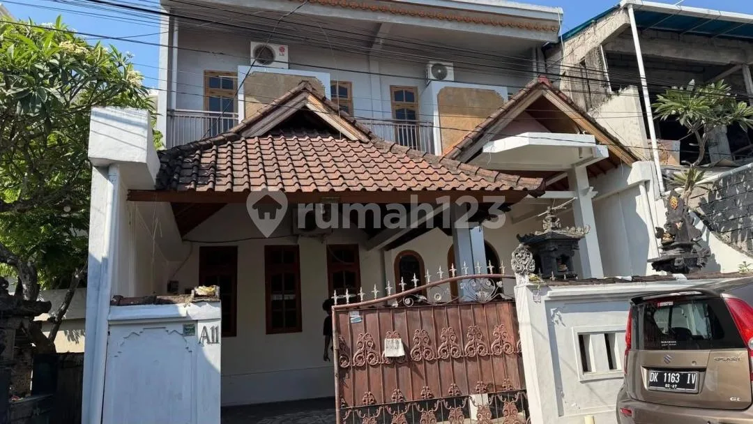 Rumah 2 Lantai di Lokasi Pusat Canggu Selangkah Pantai - Image 2 of 4