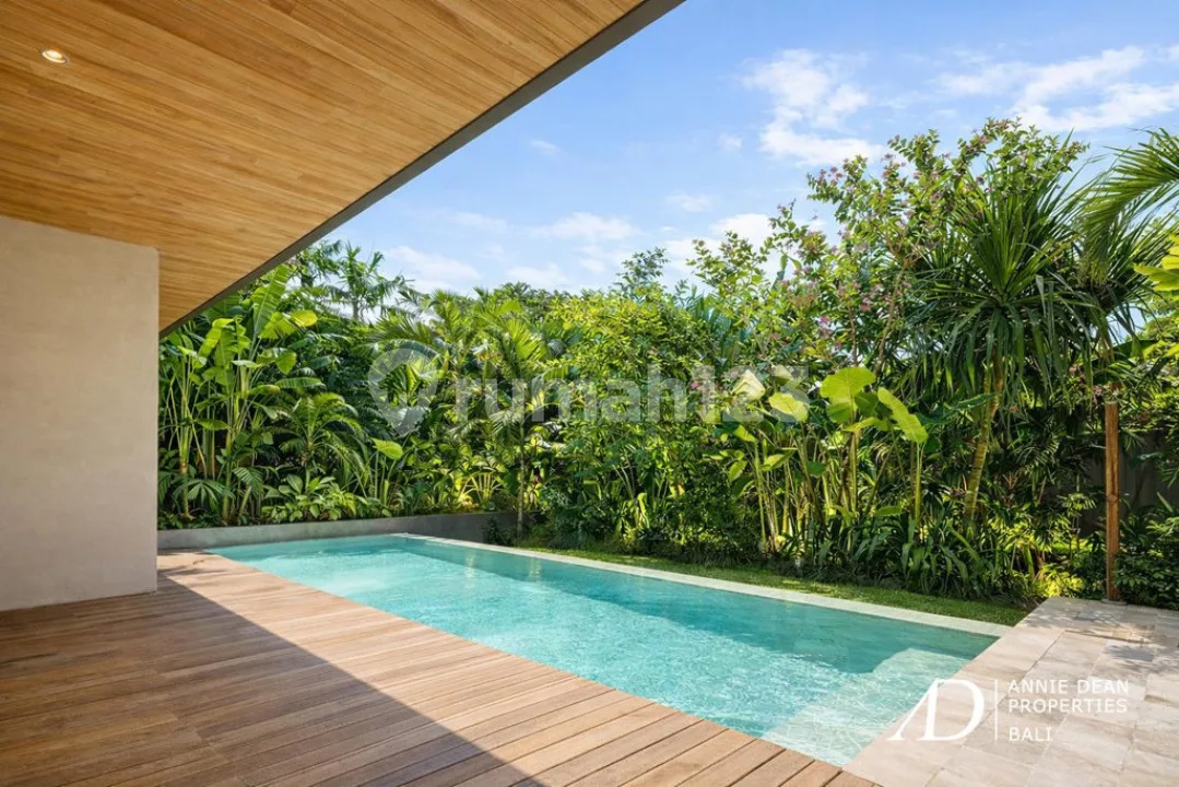 Freehold | Luxury Designer Villa In Prime Berawa, Canggu - Image 3 of 4