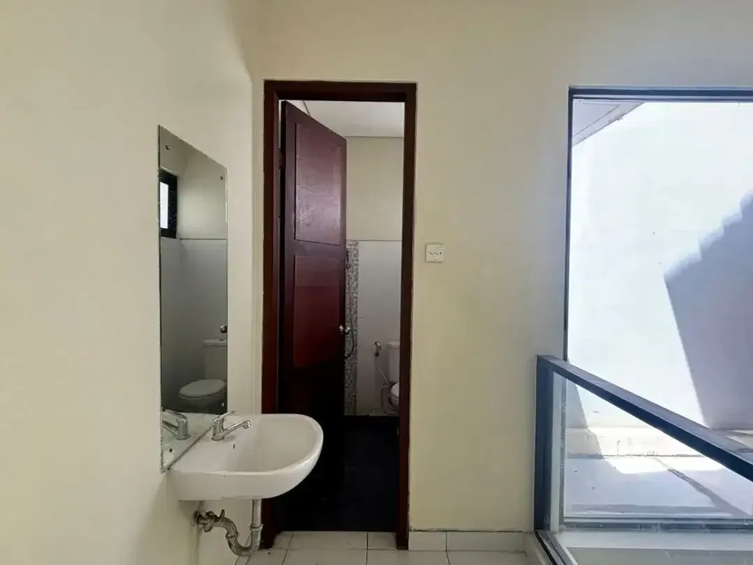 FAMILY HOME IN PRIME AREA – RENON, DENPASAR Jalan Tukad Balian - Image 9 of 10