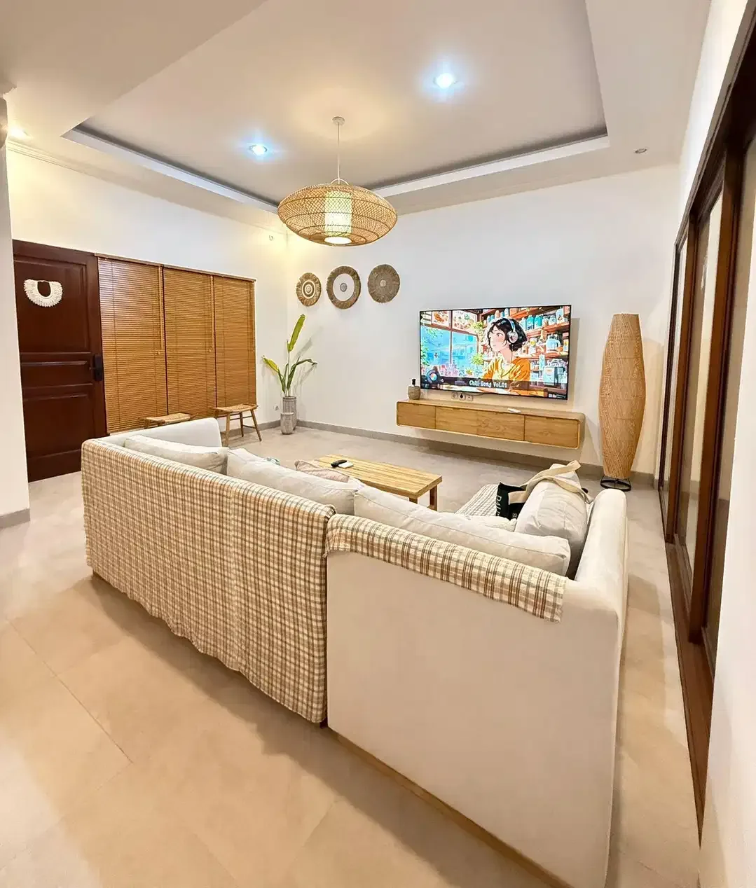 HOUSE FOR RENT FULLY FURNISHED IN SEMINYAK BADUNG - Image 2 of 7
