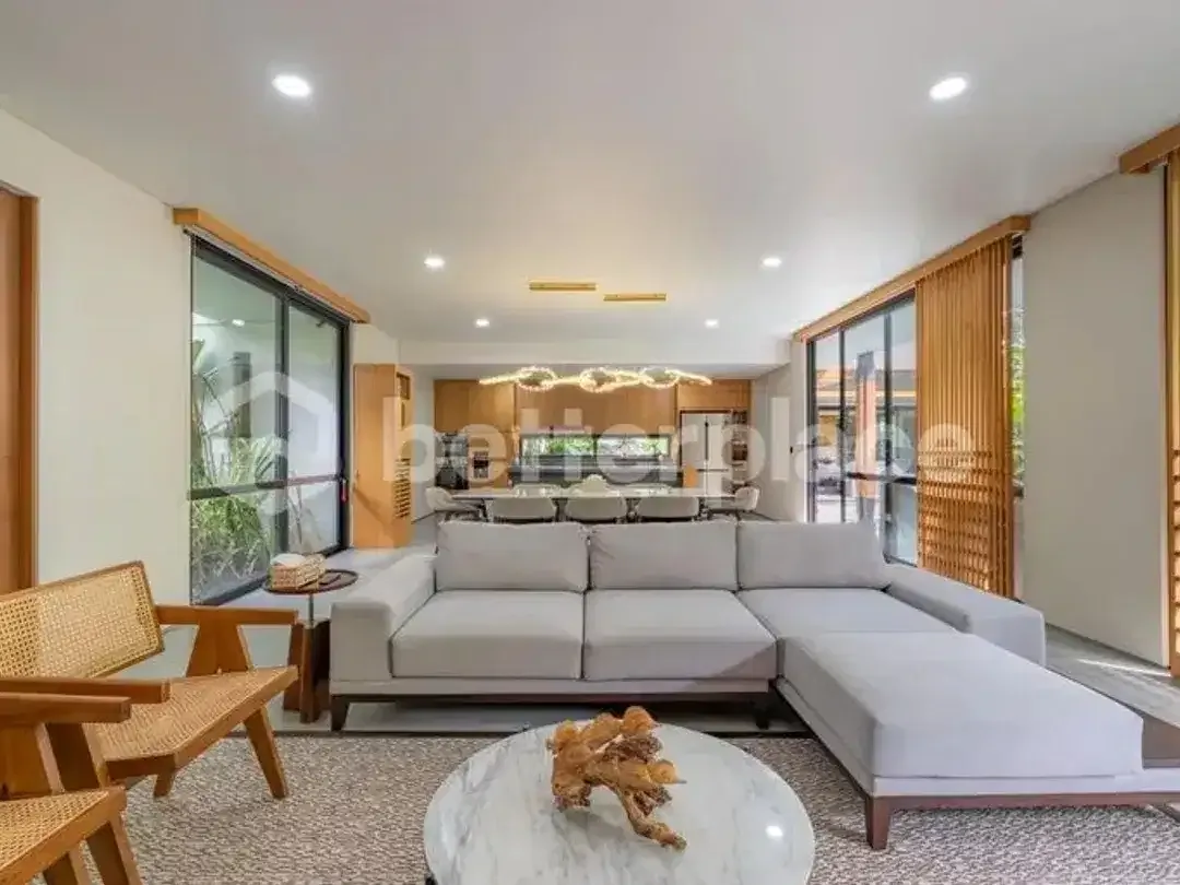 Luxury Modern Villa in Bukit Jimbaran 5 Bedrooms with Expansive Premium Residence - Image 4 of 10