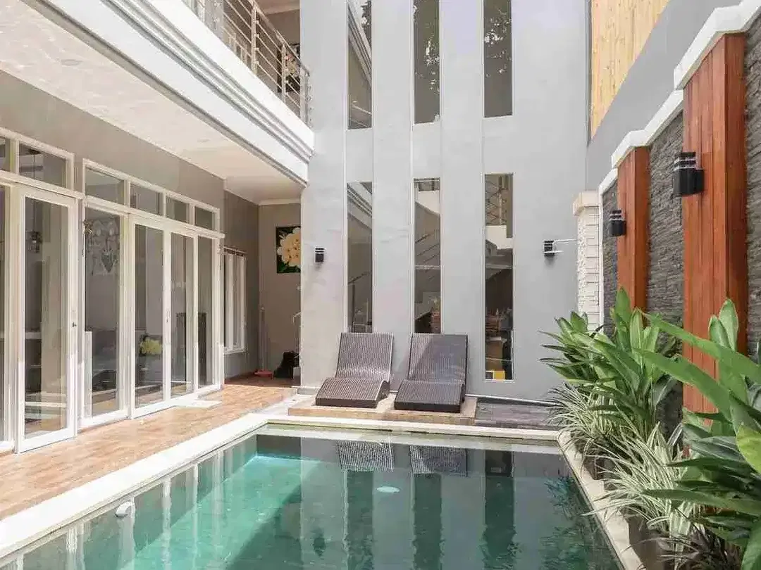 JUAL VILLA FULL FURNISH KEROBOKAN NEAR CANGGU - Image 1 of 10