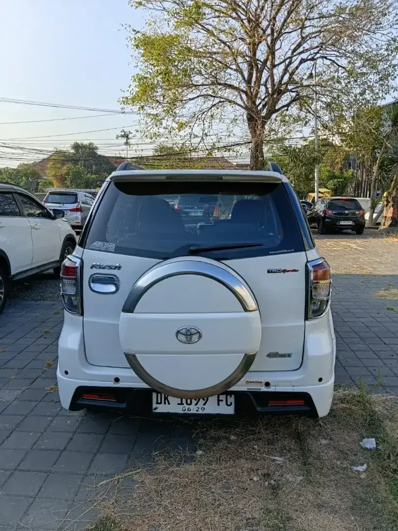 Toyota Rush 1.5 S TRD Matic 2014 Putih 1 Nama Odo 96 Rb - Image 4 of 10