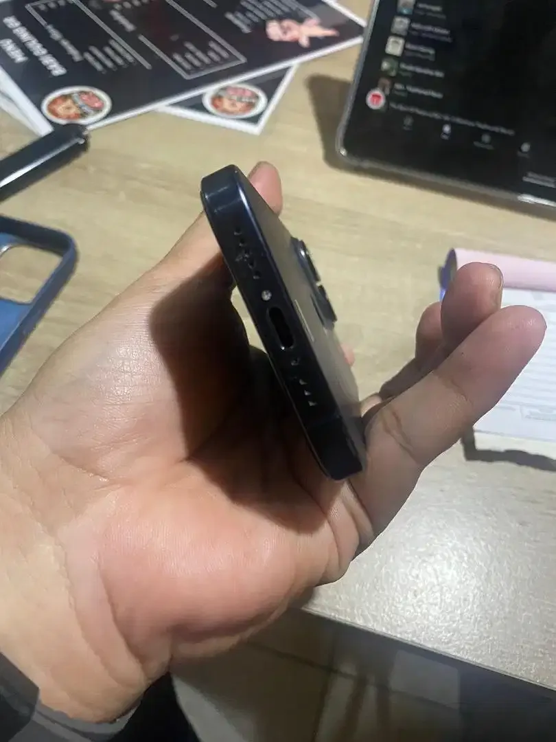 Di jual Iphone 15 pro - Image 4 of 6