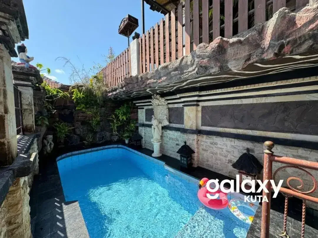 DIJUAL RUMAH SEMI VILLA 2 LANTAI + ROOFTOP DENGAN VIEW PERKOTAAN DI TUBAN BADUNG - Image 1 of 10