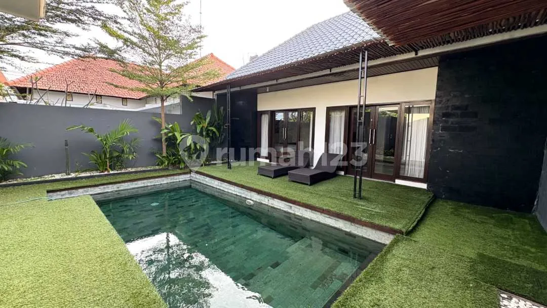 Villa Privat Pool In Strategic Location - Image 1 of 4