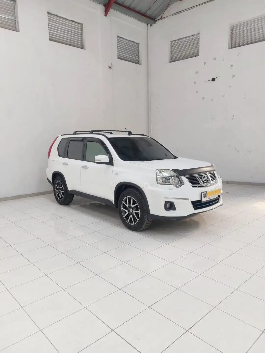 Nissan XTrail 2.5 Urban 2012 - Image 2 of 10