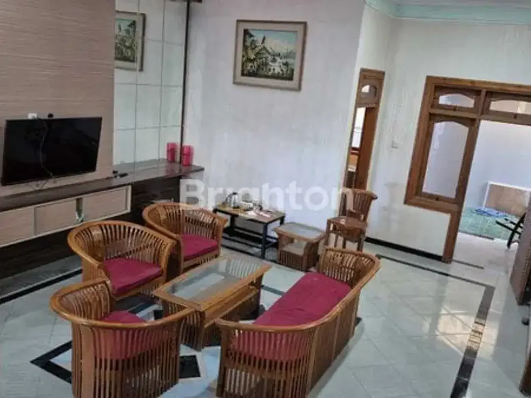 Disewakan RUMAH 2 LANTAI PINGGIR JALAN UTAMA DENPASAR BARAT - Image 8 of 10