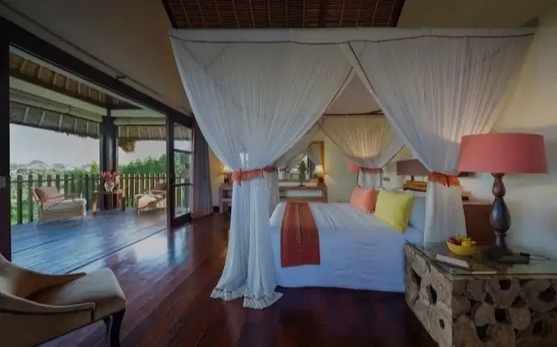 Beachfront 5 bedrooms villa for sale in pererenan - Image 5 of 10